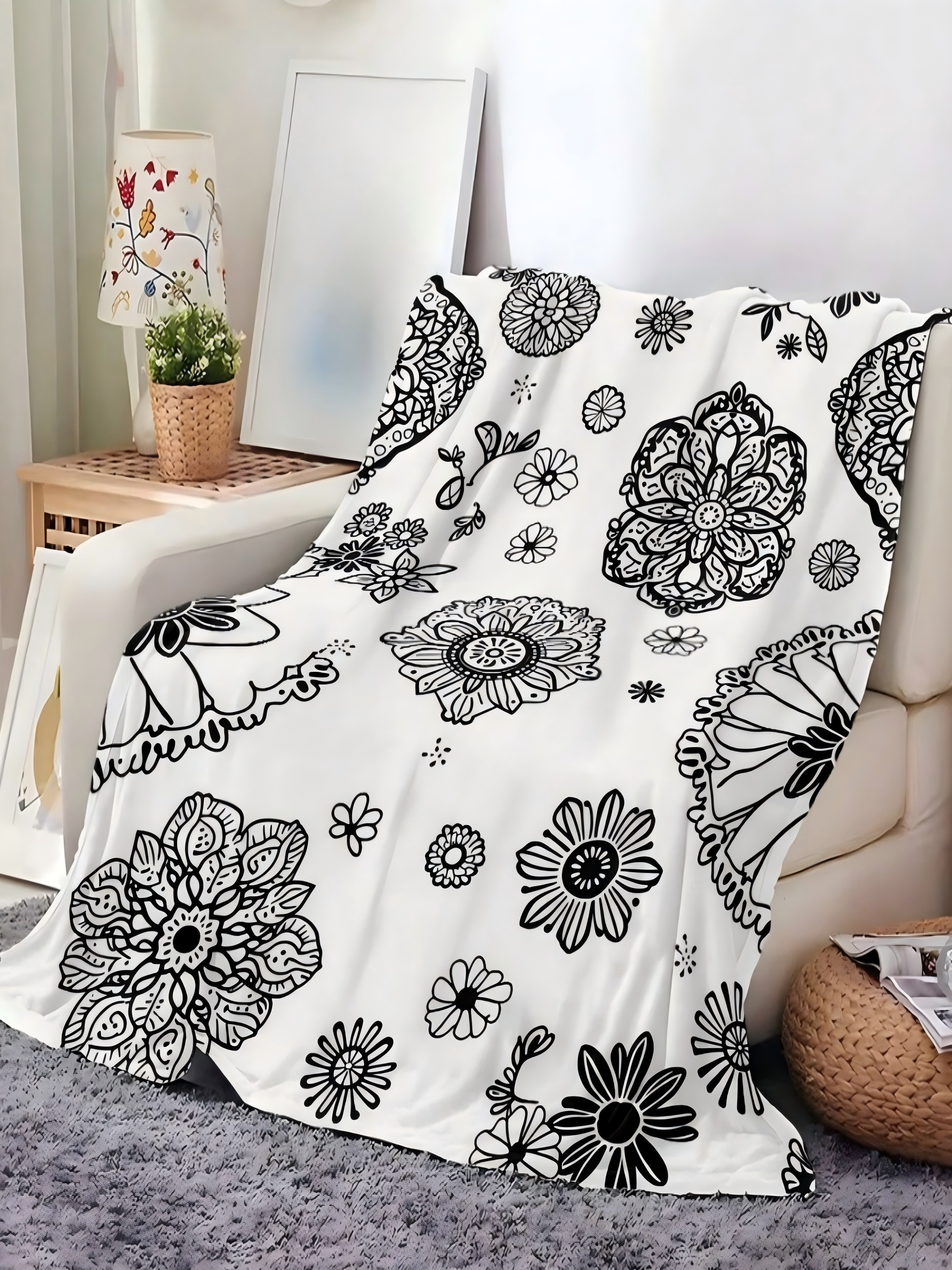 Mandala Floral Print Soft Flannel Blanket (Black and White, 30x40 inch)