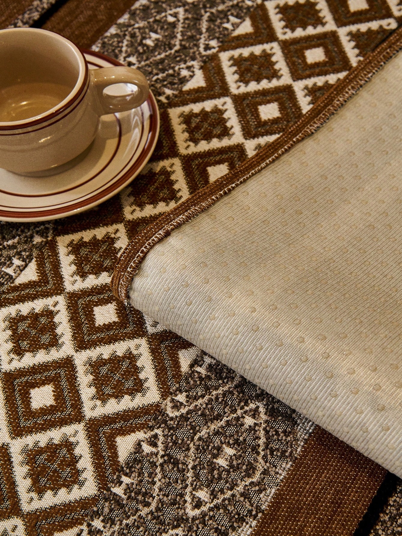 مجموعة من 5 قطع أغطية وسائد كنب بنقوش هندسية متعددة مانعة للانزلاق ومقاومة للبقع