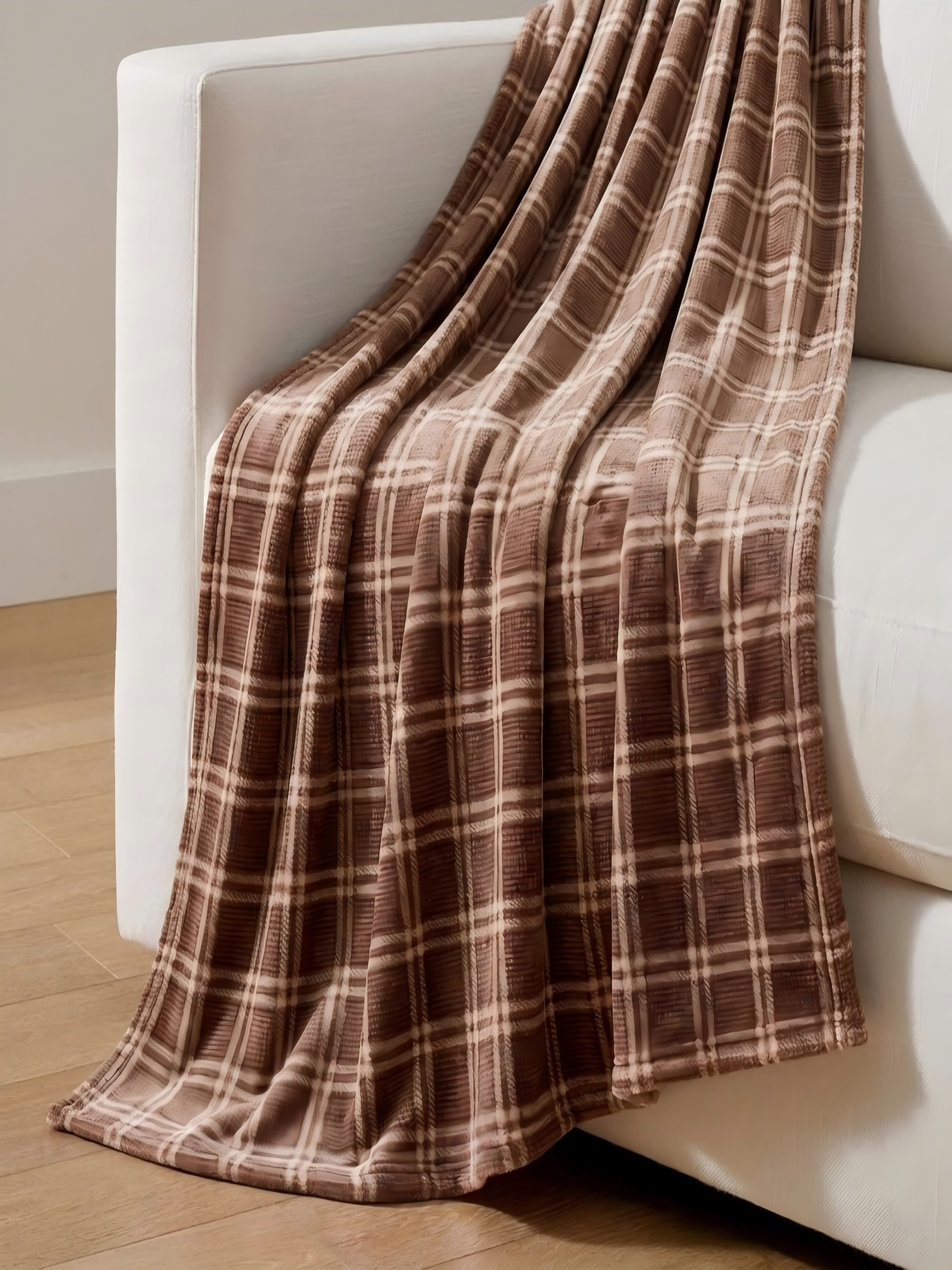 Cozy Plaid Polyester Throw Blanket - Machine Washable