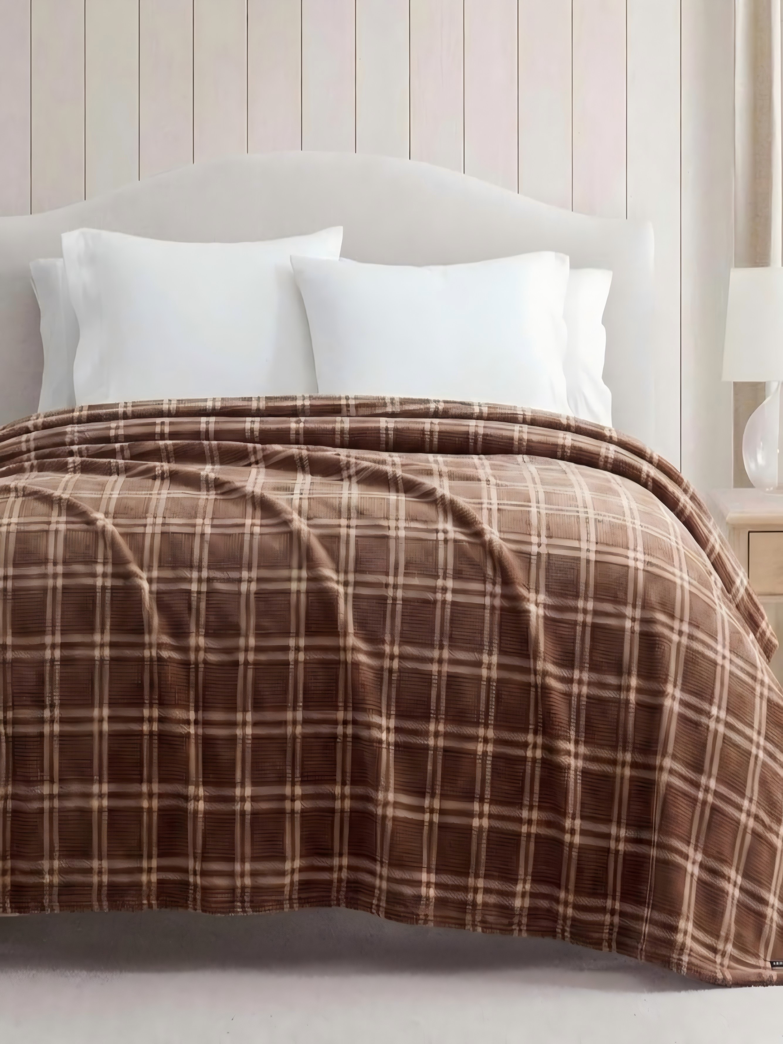 Cozy Plaid Polyester Throw Blanket - Machine Washable