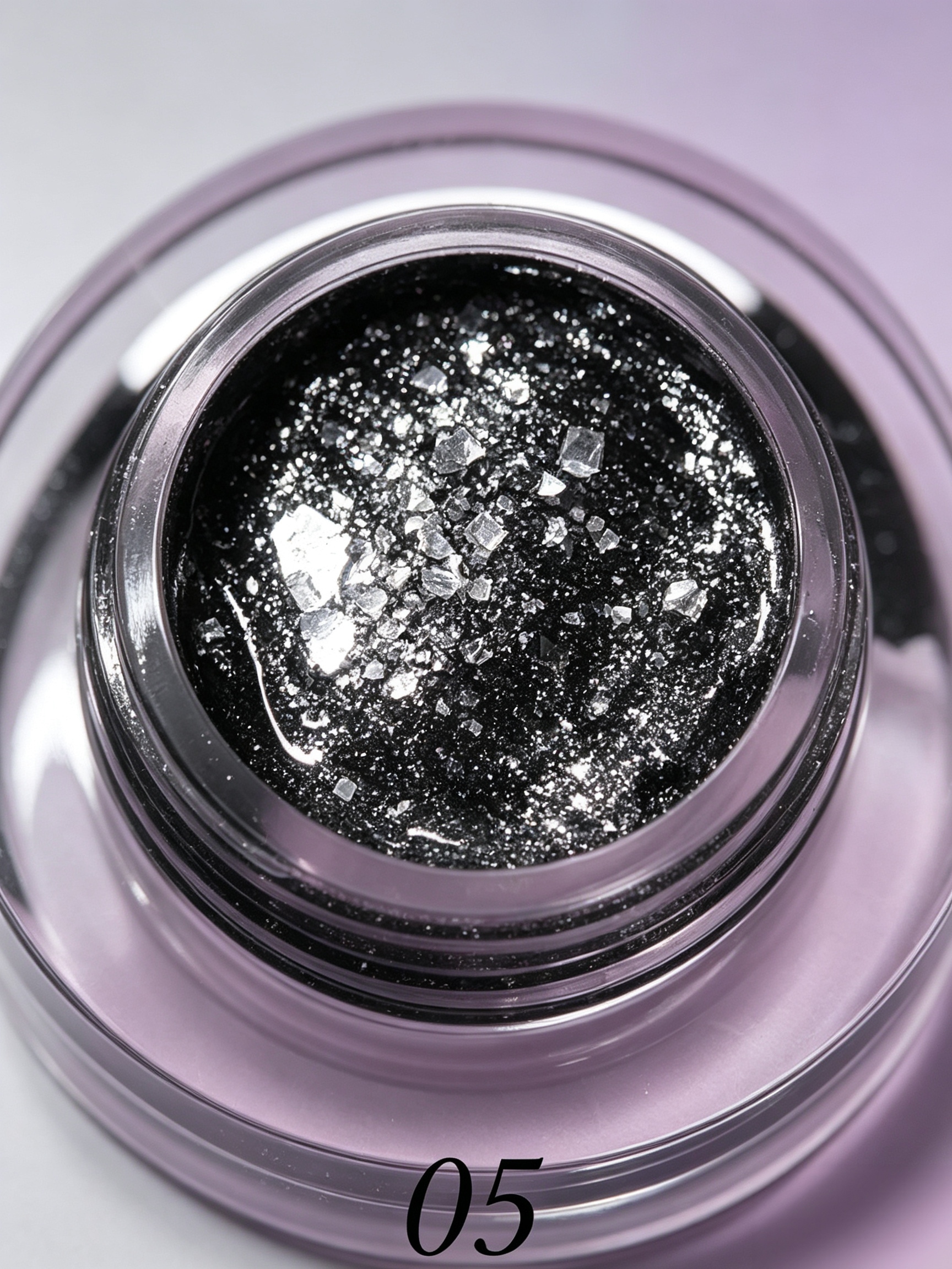 Sparkling Black Glitter Gel Eyeshadow - Long-Lasting and Waterproof