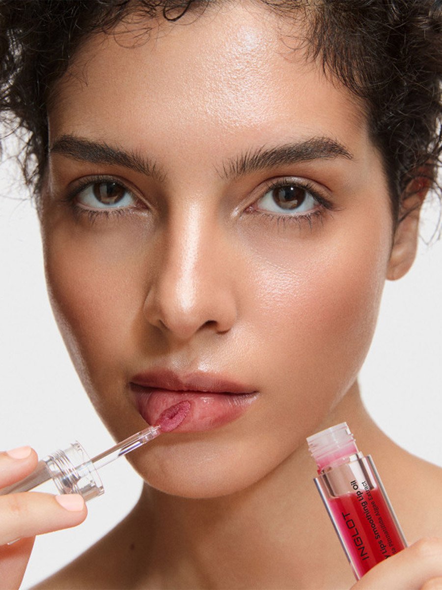 Juicy Lips Smoothing Lip Oil 11 Wild Strawberry