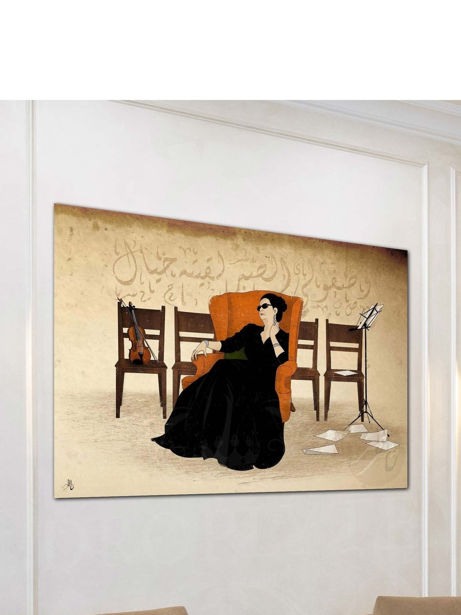 لوحة جدارية ديكورية لكوكب الشرق أم كلثوم تجلس على أريكة، 60 سم × 40 سم