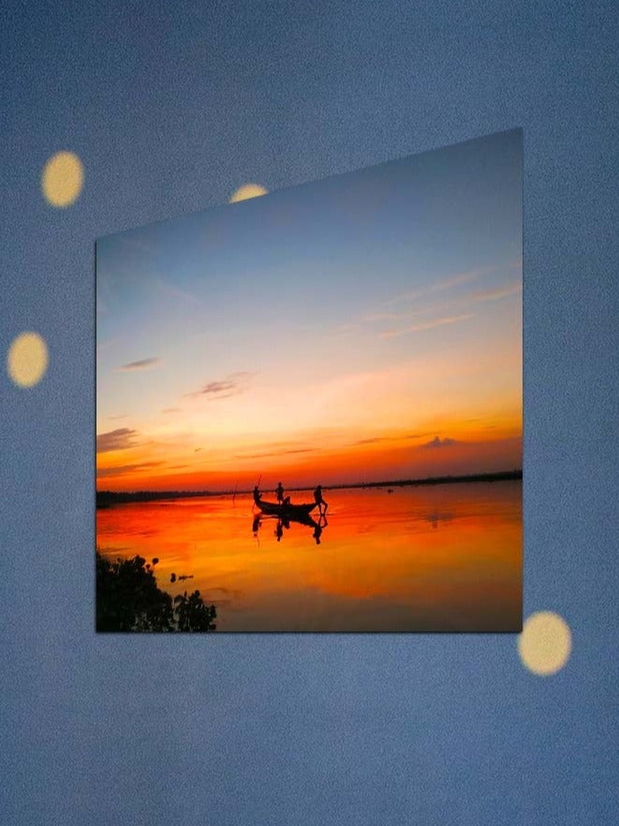 Multicolor Boat in the Ocean Decorative Wall Art, 50cm x 50cm