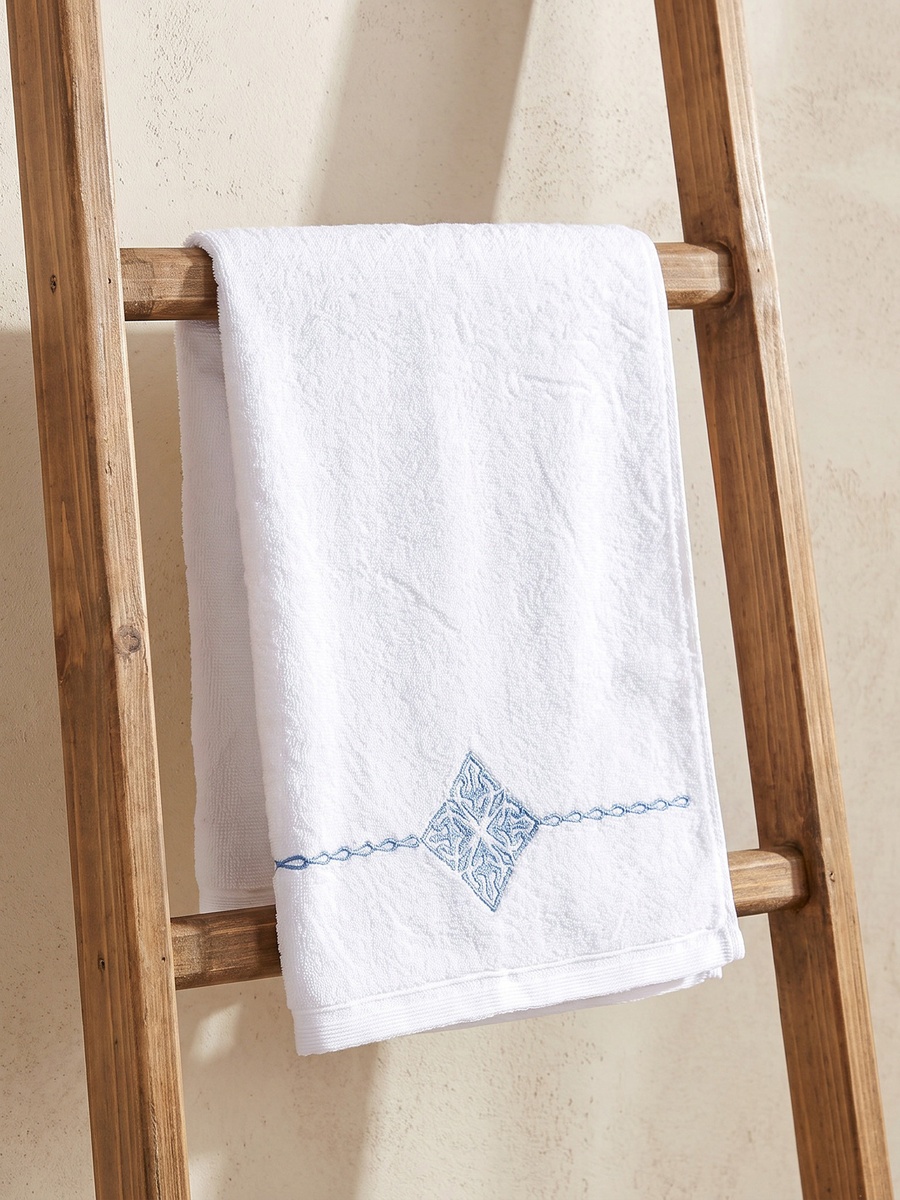 Zarqa 2-Piece Embroidered Guest Towel Set - 30x50 cm