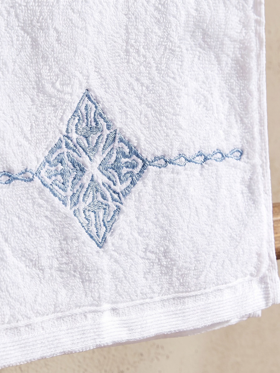 Zarqa 2-Piece Embroidered Guest Towel Set - 30x50 cm