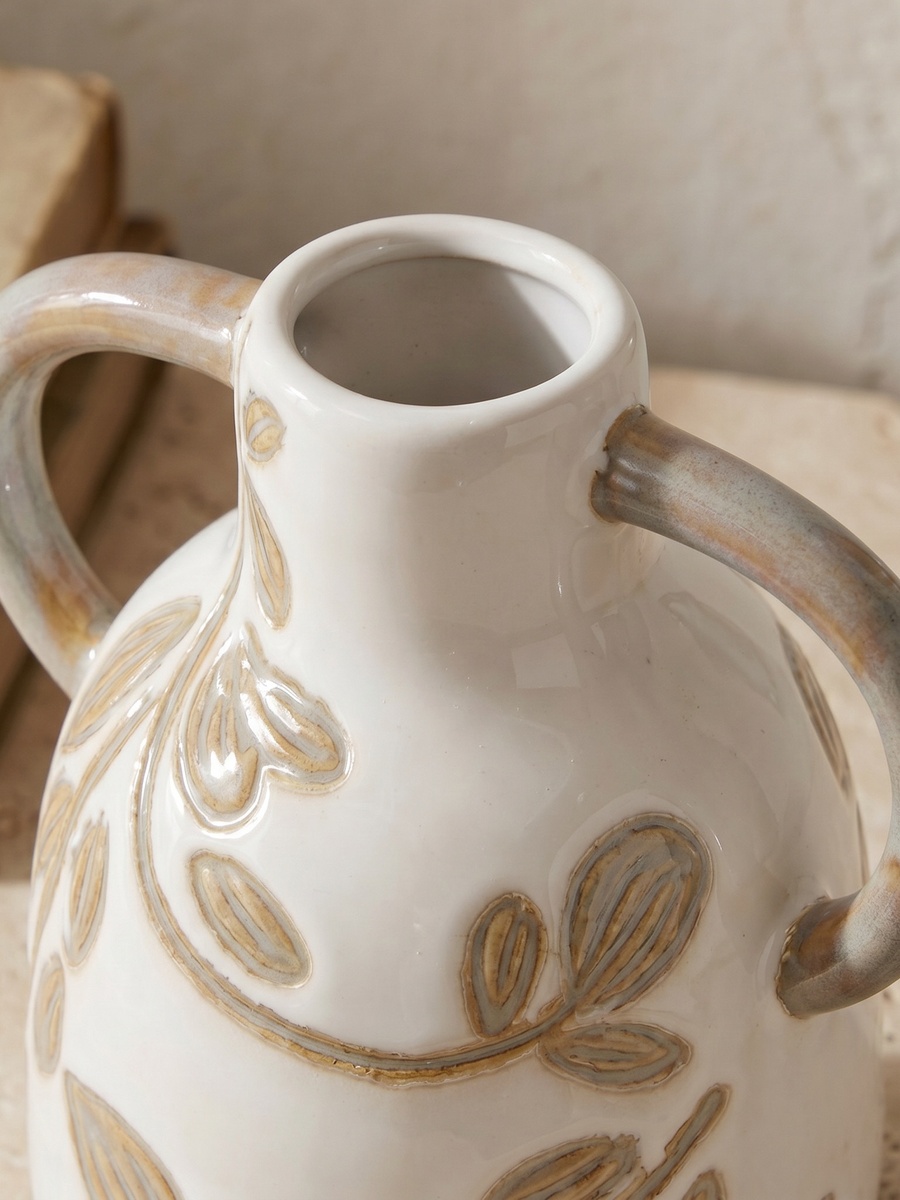 Decorative Ceramic Vase - 15x11x15 cms