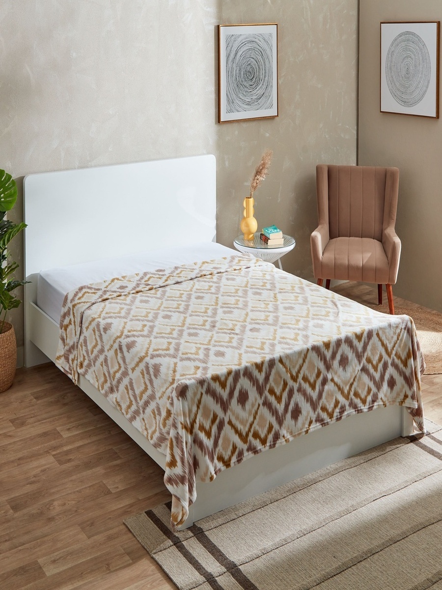 Matrix Ikkat Queen Flannel Blanket - 200x220 cm
