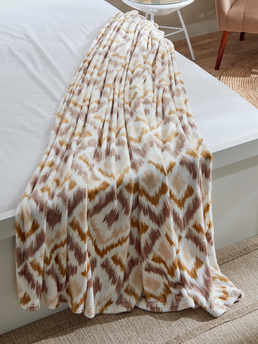 Matrix Ikkat Queen Flannel Blanket - 200x220 cm