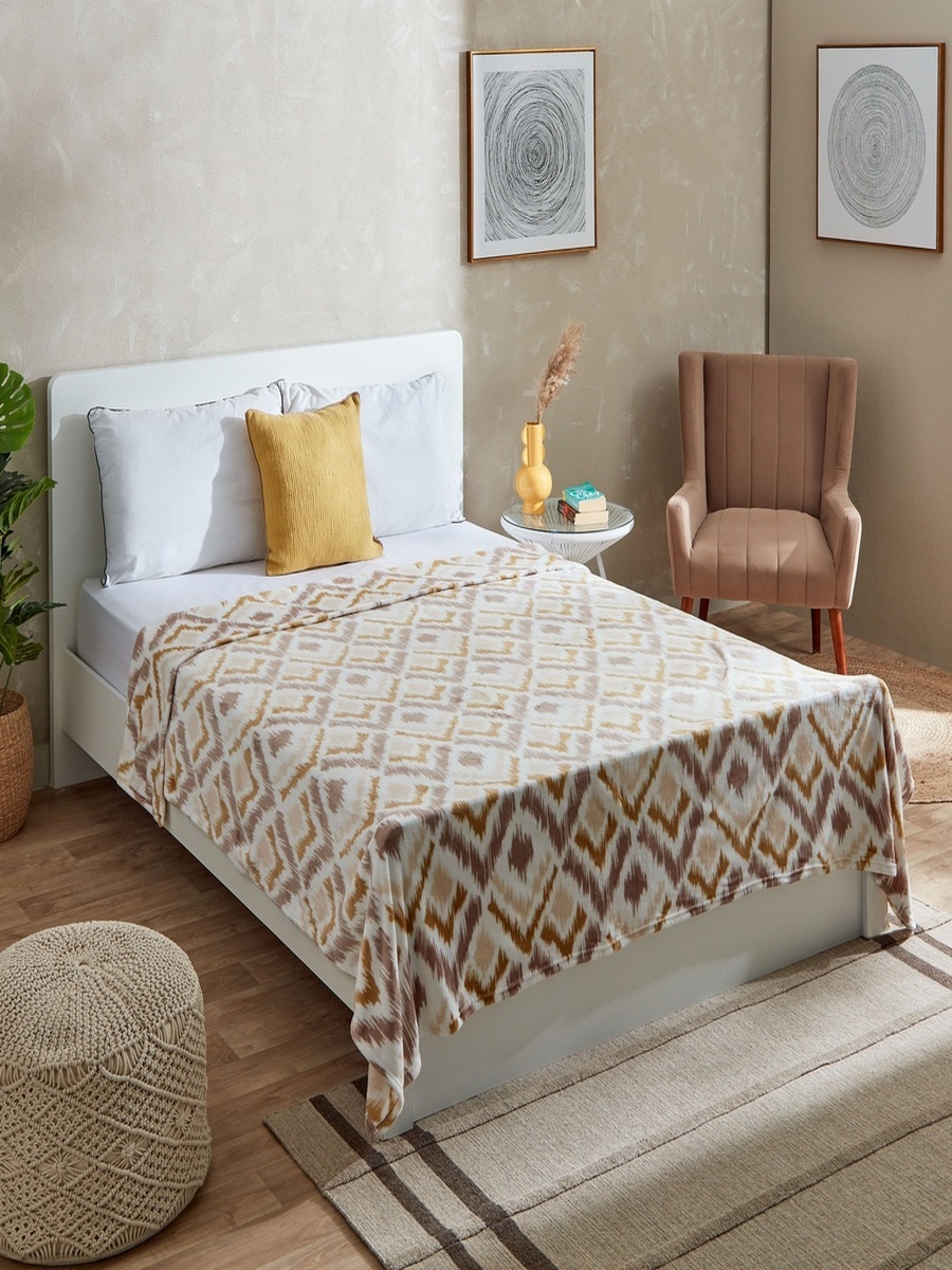 Matrix Ikkat Queen Flannel Blanket - 200x220 cm