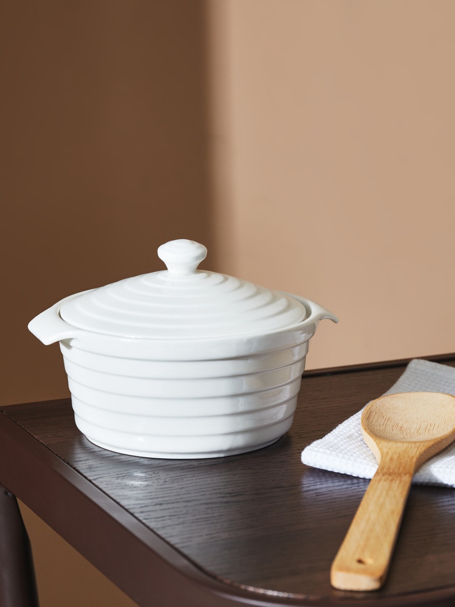 Elegance Round Textured Casserole