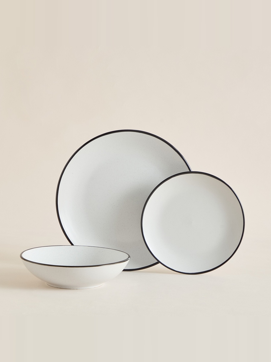 Elegenza Lotus 18-Piece Dinner Set - Serves 6