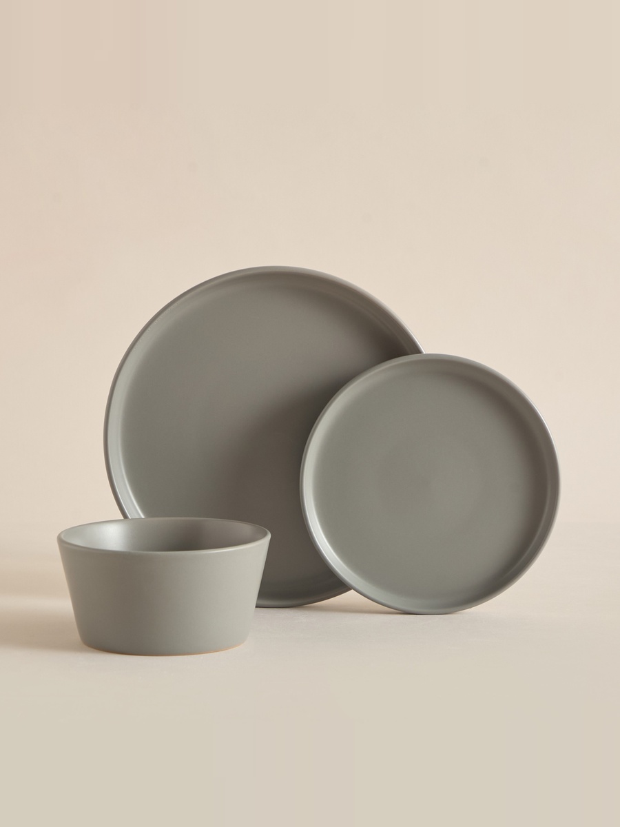 Elegenza Magnolia 18-Piece Dinner Set - Serves 6