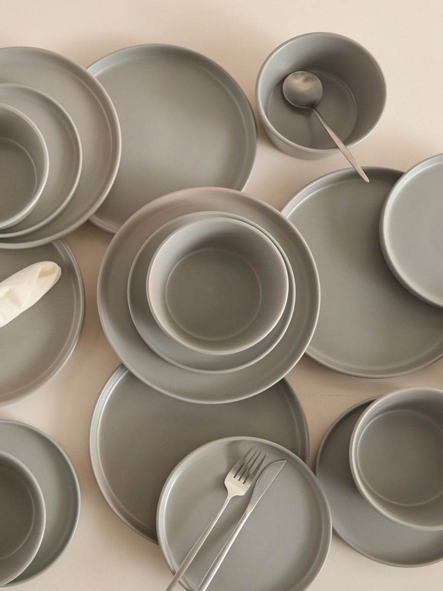 Elegenza Magnolia 18-Piece Dinner Set - Serves 6