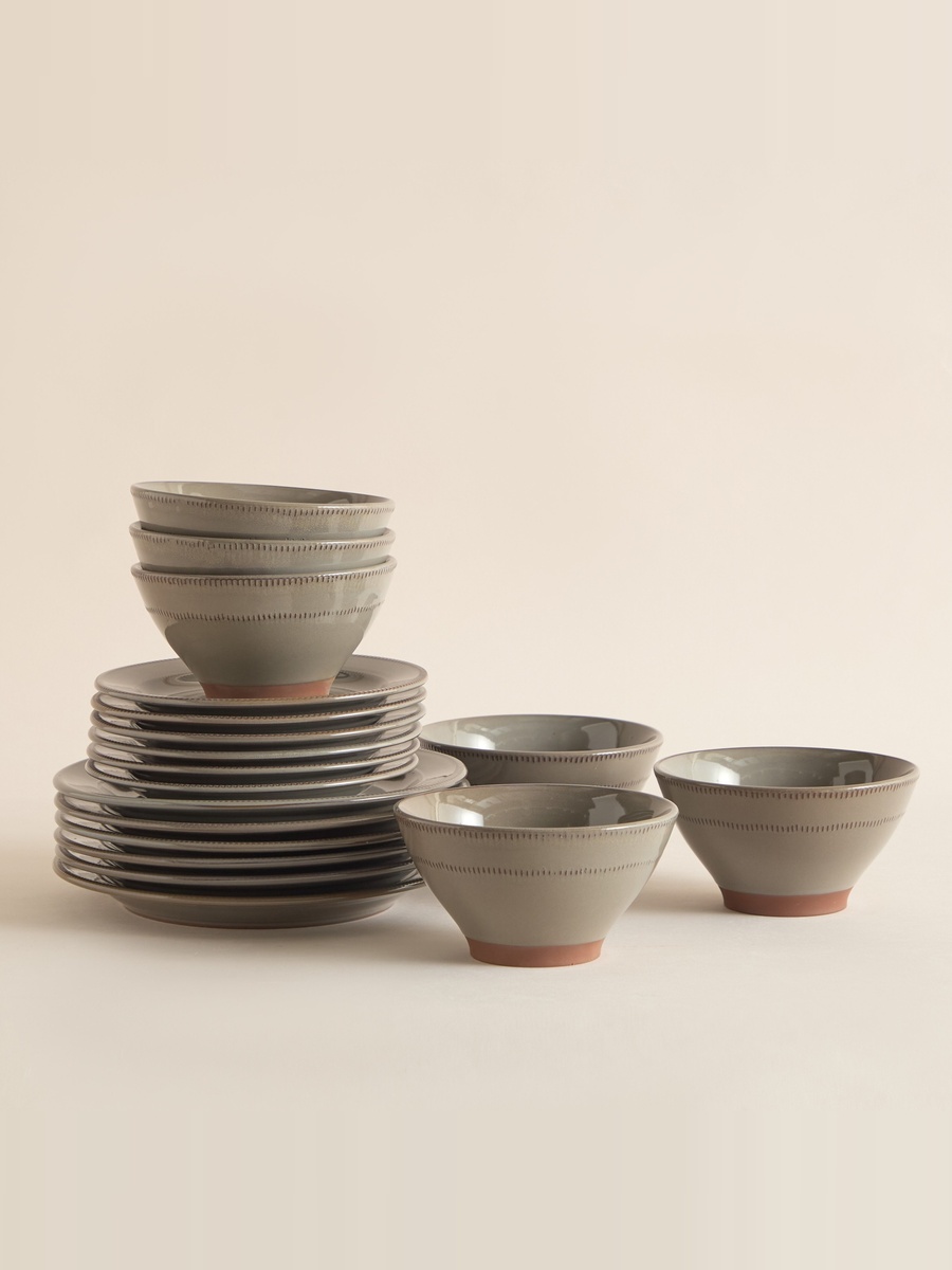Elegenza Aster Reactive 18-Piece Dinner Set - Serves 6