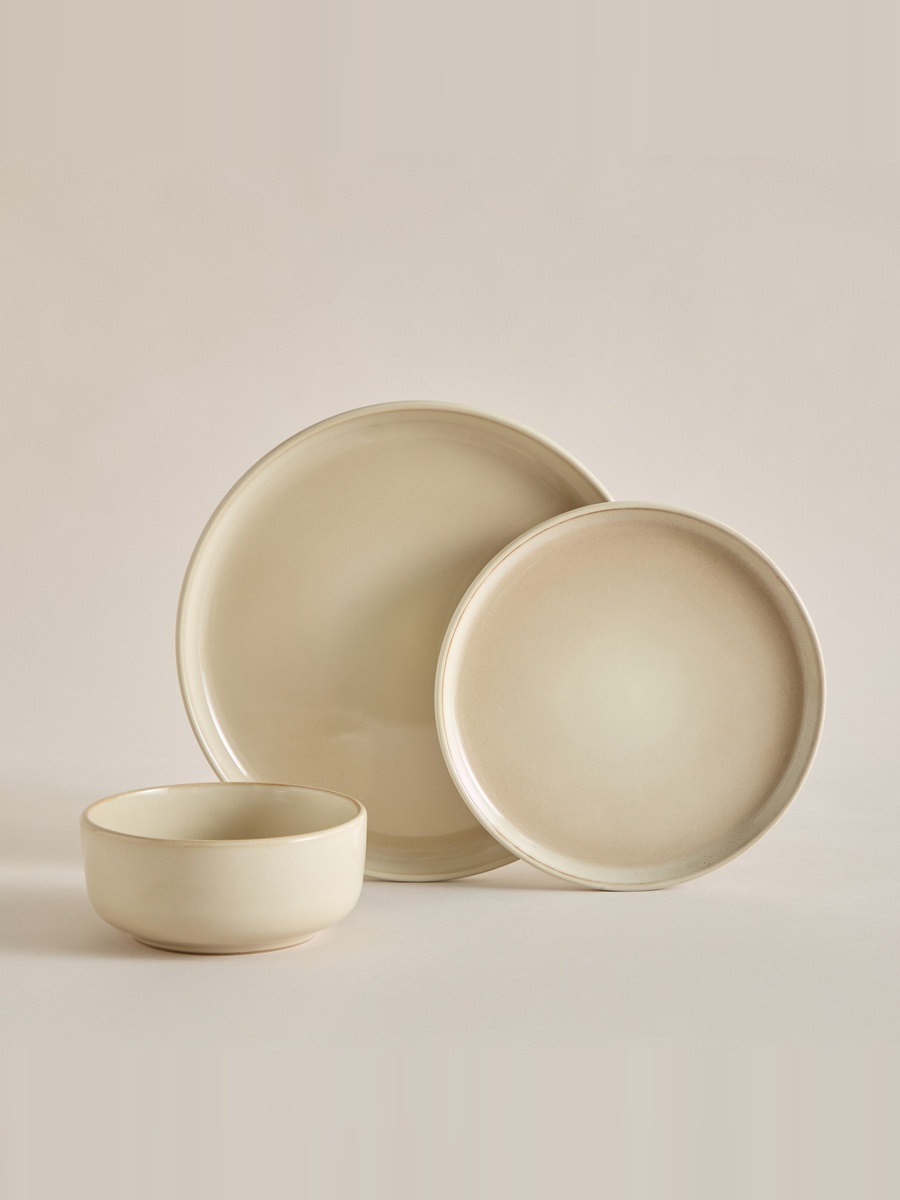 Elegenza Begonia Reactive 18-Piece Dinner Set - Serves 6