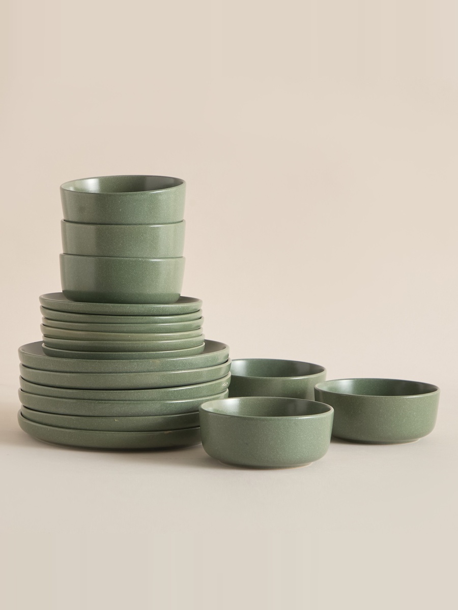 Elegenza Snowdrop Reactive 18-Piece Dinner Set - Serves 6