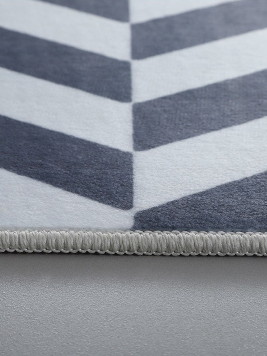 Wells Printed Flannel Rug - 110x160 cm