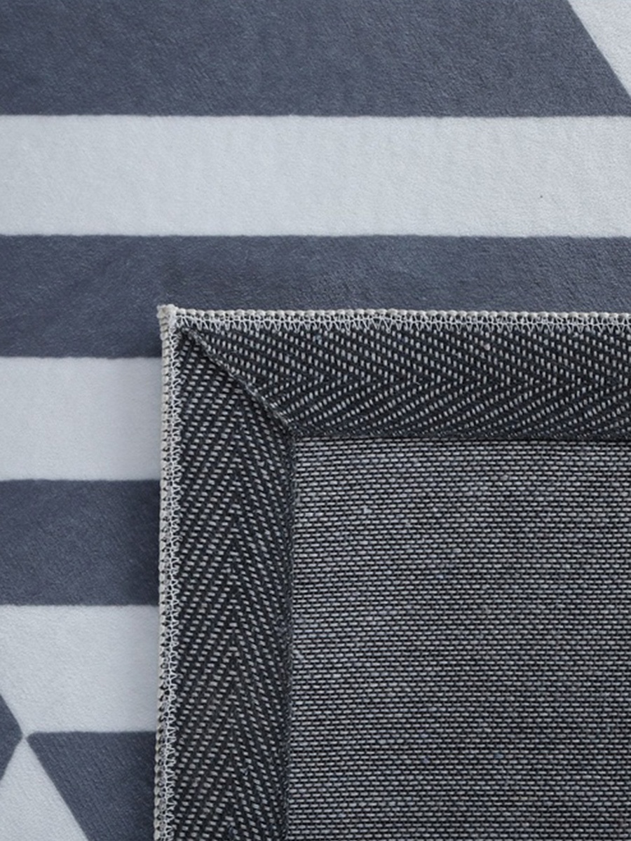 Wells Printed Flannel Rug - 110x160 cm