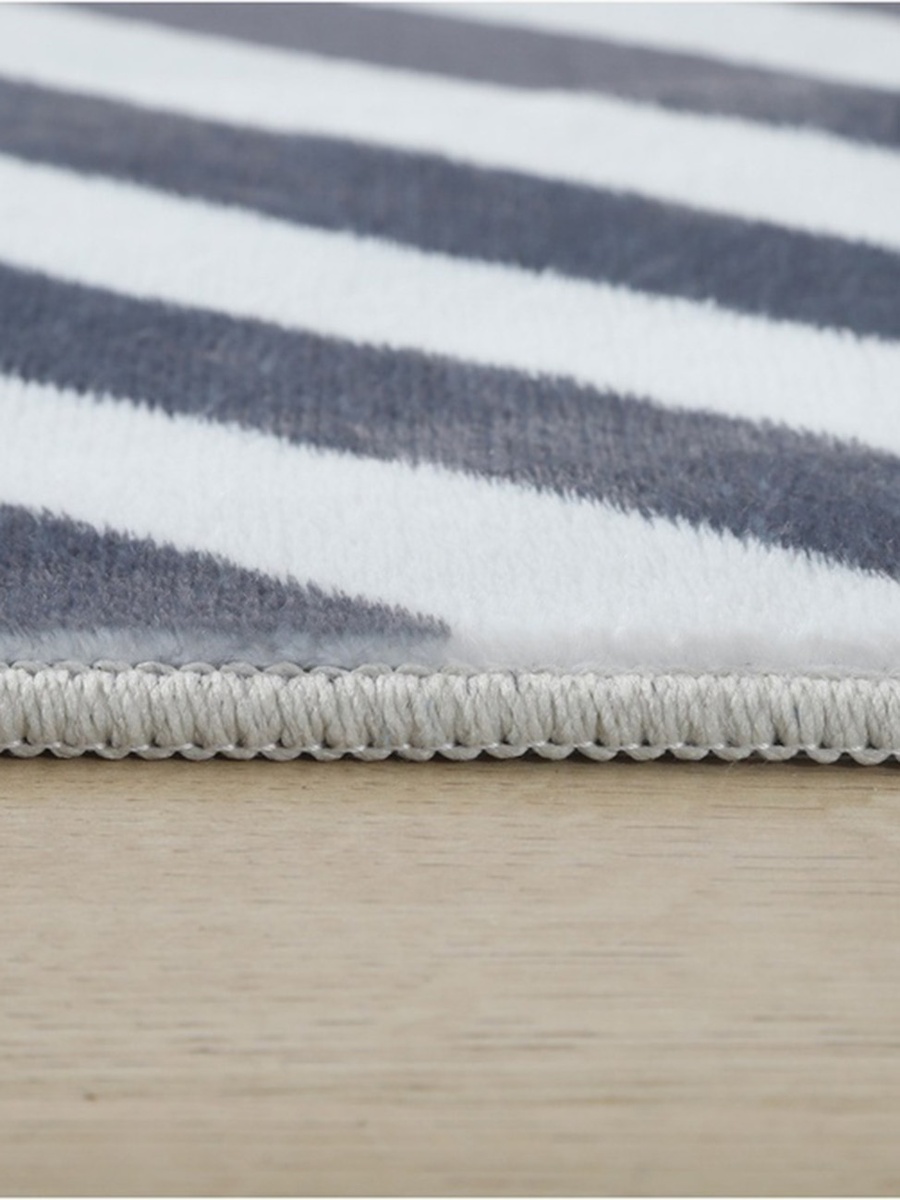 Wells Printed Flannel Rug - 110x160 cm