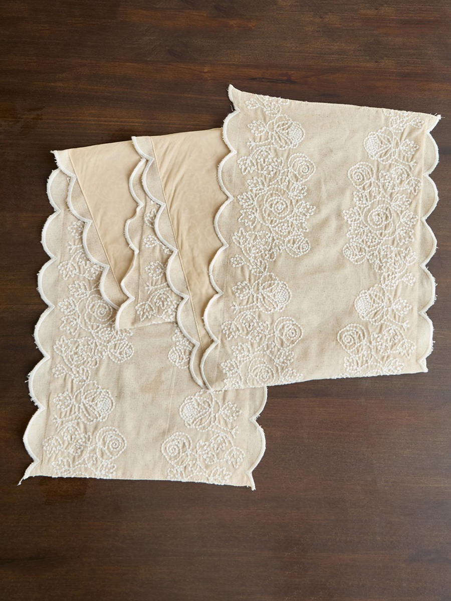 مفرش طاولة بحافة صدفية، 33x180 سم