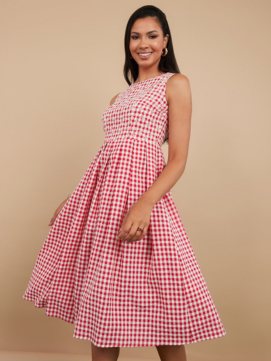 Sleeveless Gingham Check A-Line Midi Dress For Women at Saudi | Styli Sleeveless Gingham Check A-Line Midi Dress For Women at Saudi | Styli