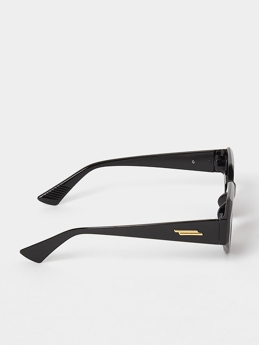 Oval Sunglasses with Metal Detail For Women at Saudi | Styli display picture 3