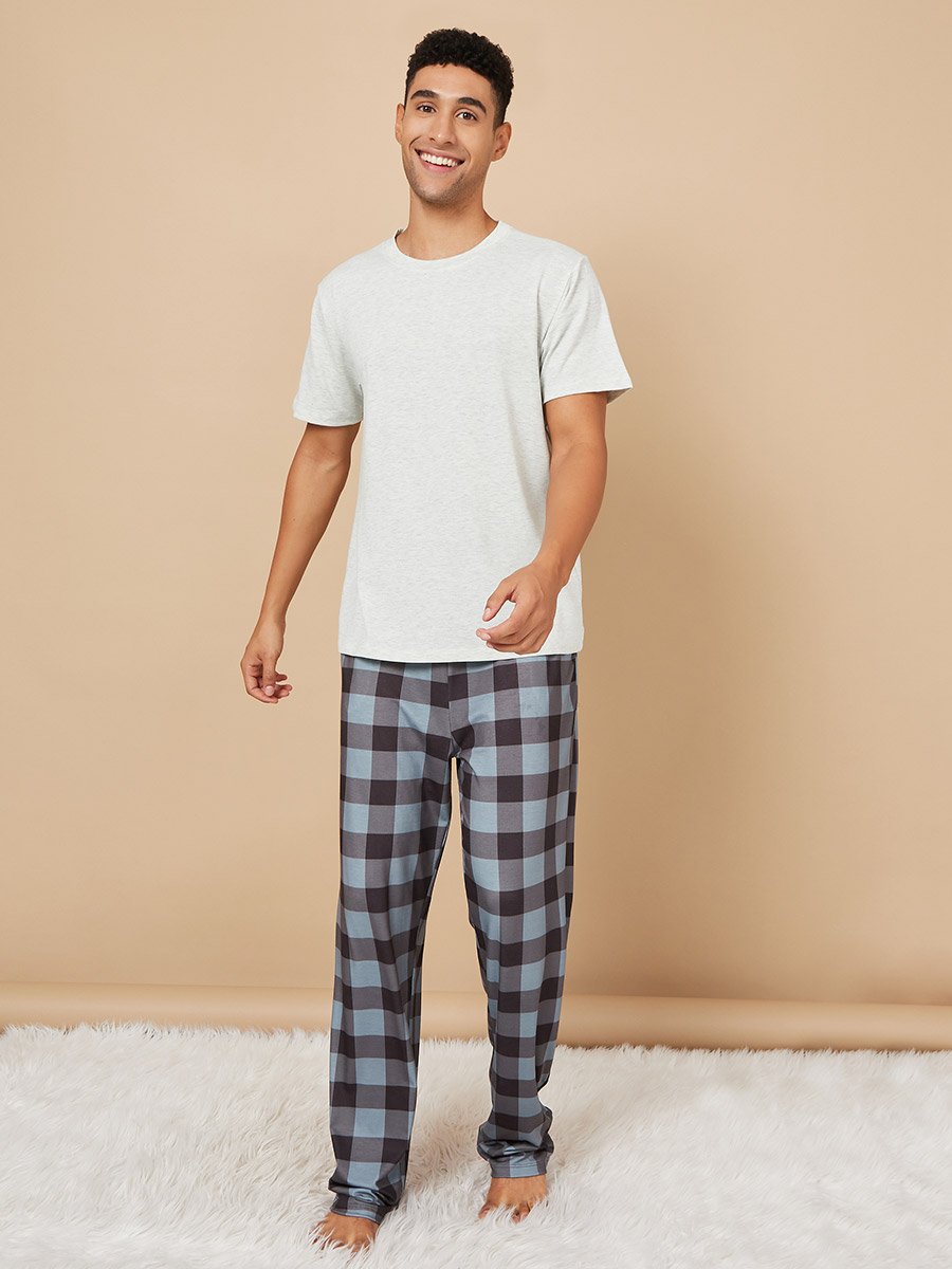 Solid T-Shirt and Checked Pyjama Set