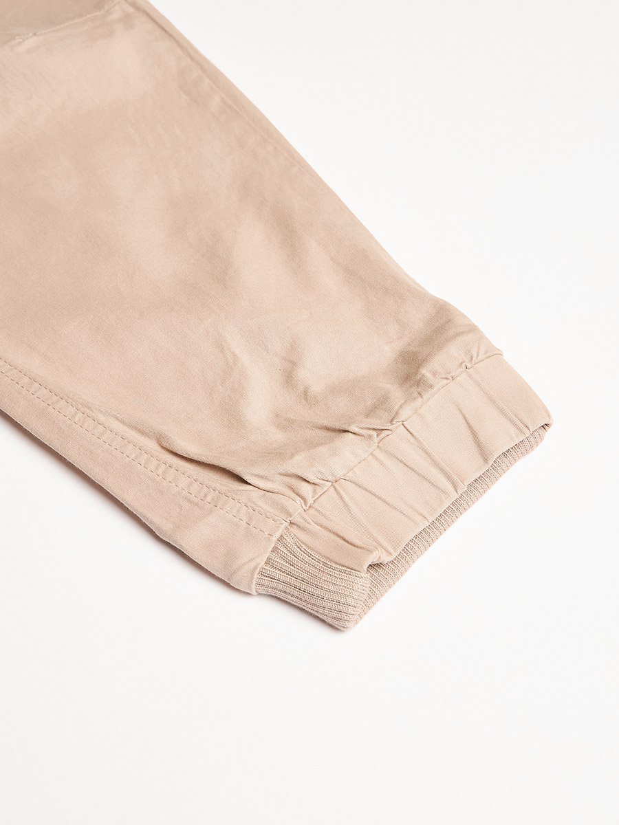 Relaxed Fit Tapered Cargo Jogger in Cotton Twill