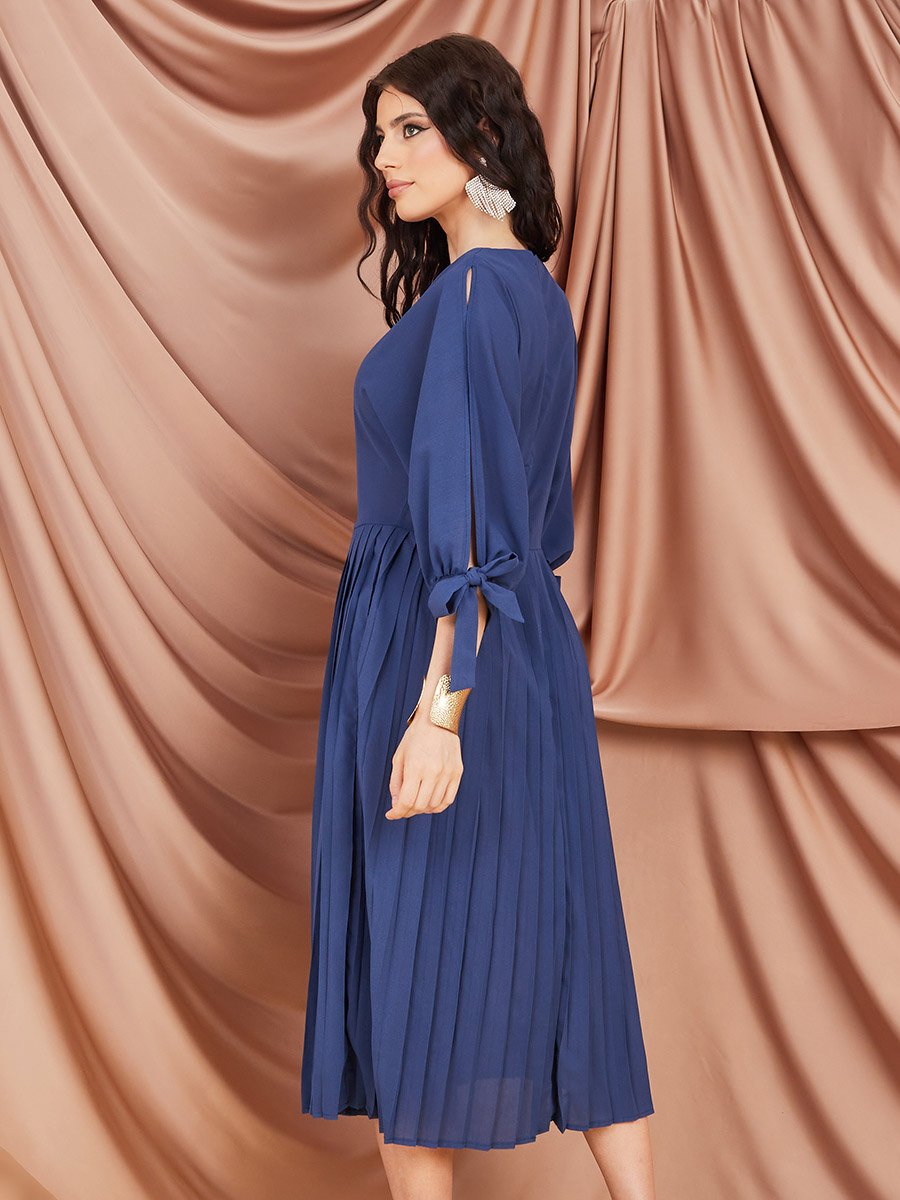 Tie Cuff Slit Sleeve Pleated A-Line Midi Dress For Women at Saudi | Styli