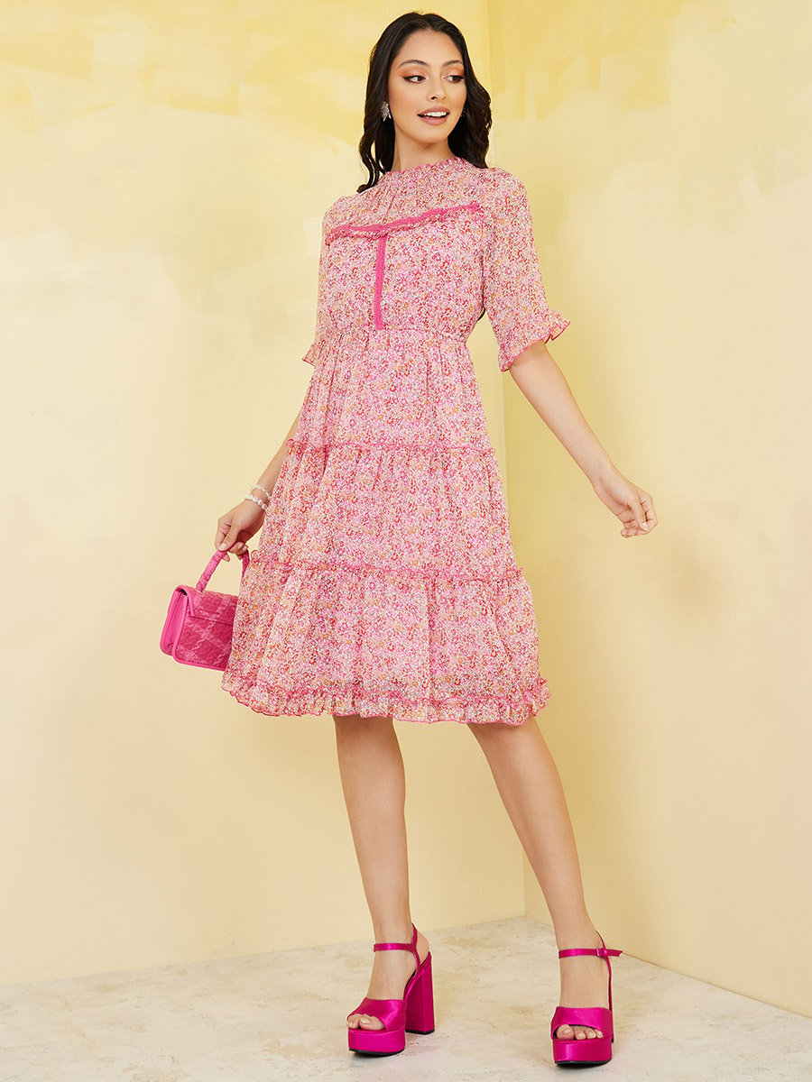Floral Chiffon Tiered Knee Length Dress For Women at Bahrain | Styli Floral Chiffon Tiered Knee Length Dress For Women at Bahrain | Styli