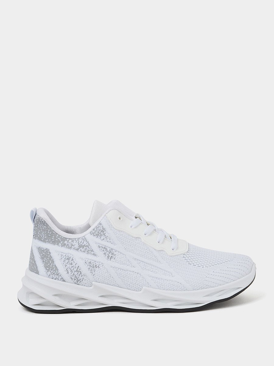 Hollow Outsole Mesh Patterned Upper Sneakers