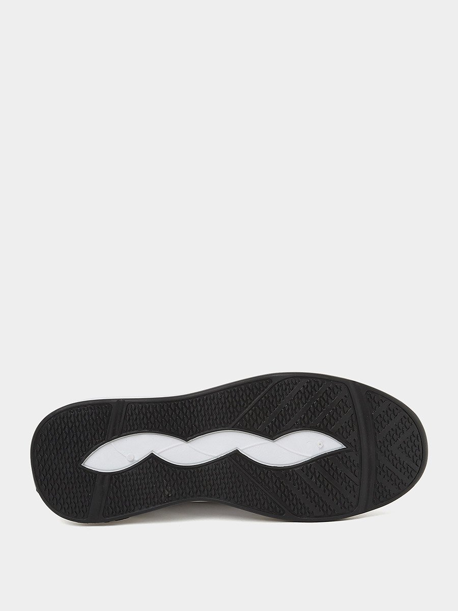 Hollow Outsole Mesh Patterned Upper Sneakers