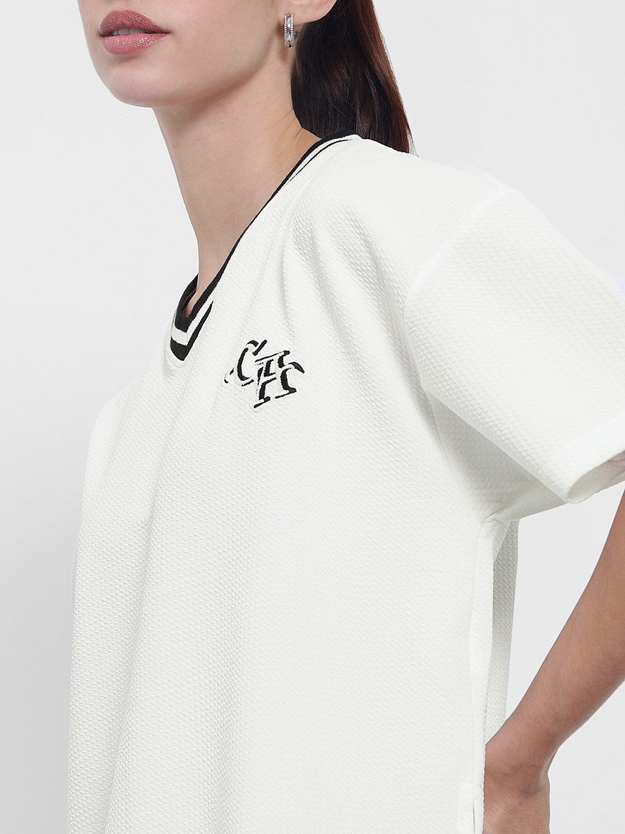 Oversized Contrast Neck Rib Embroidered T-Shirt