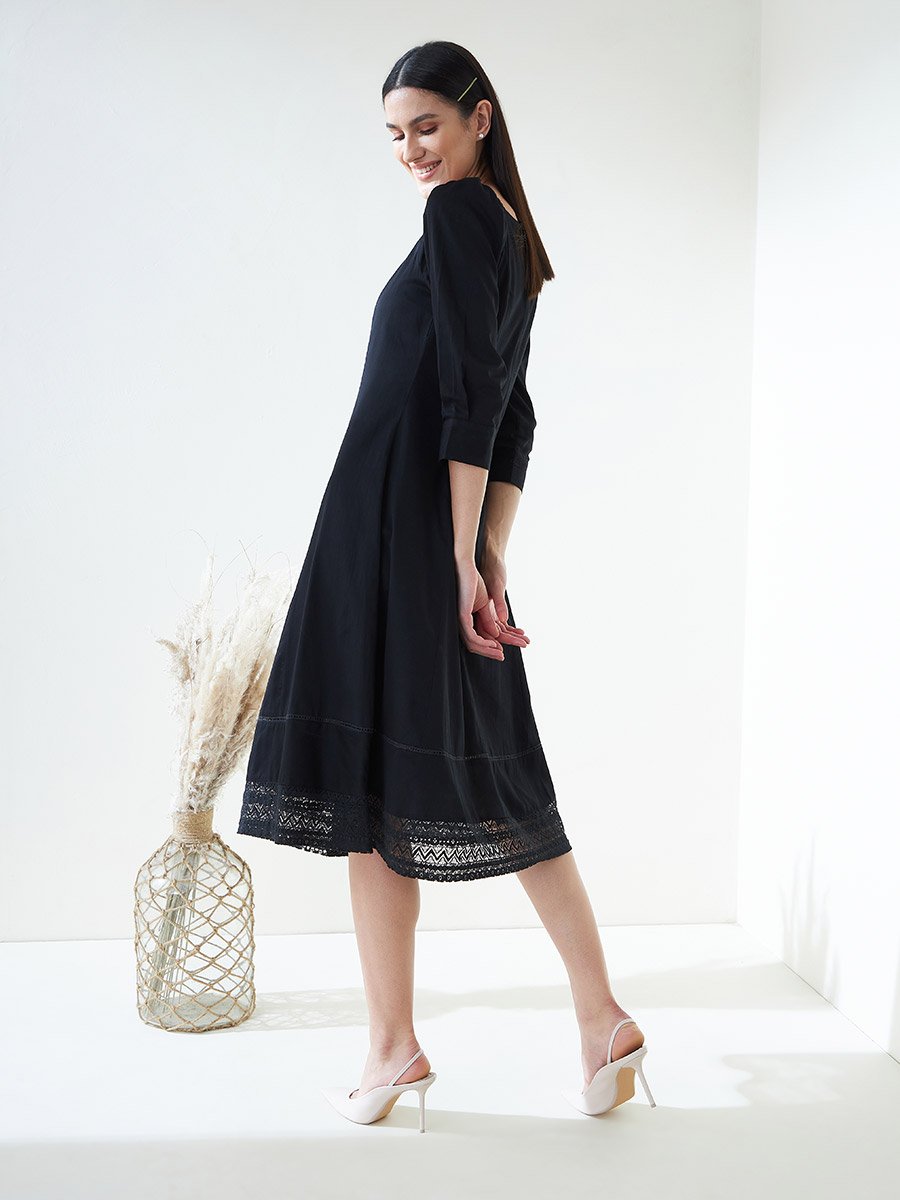 Cotton Fit And Flare Sweetheart Neck Midi Dress For Women at UAE | Styli