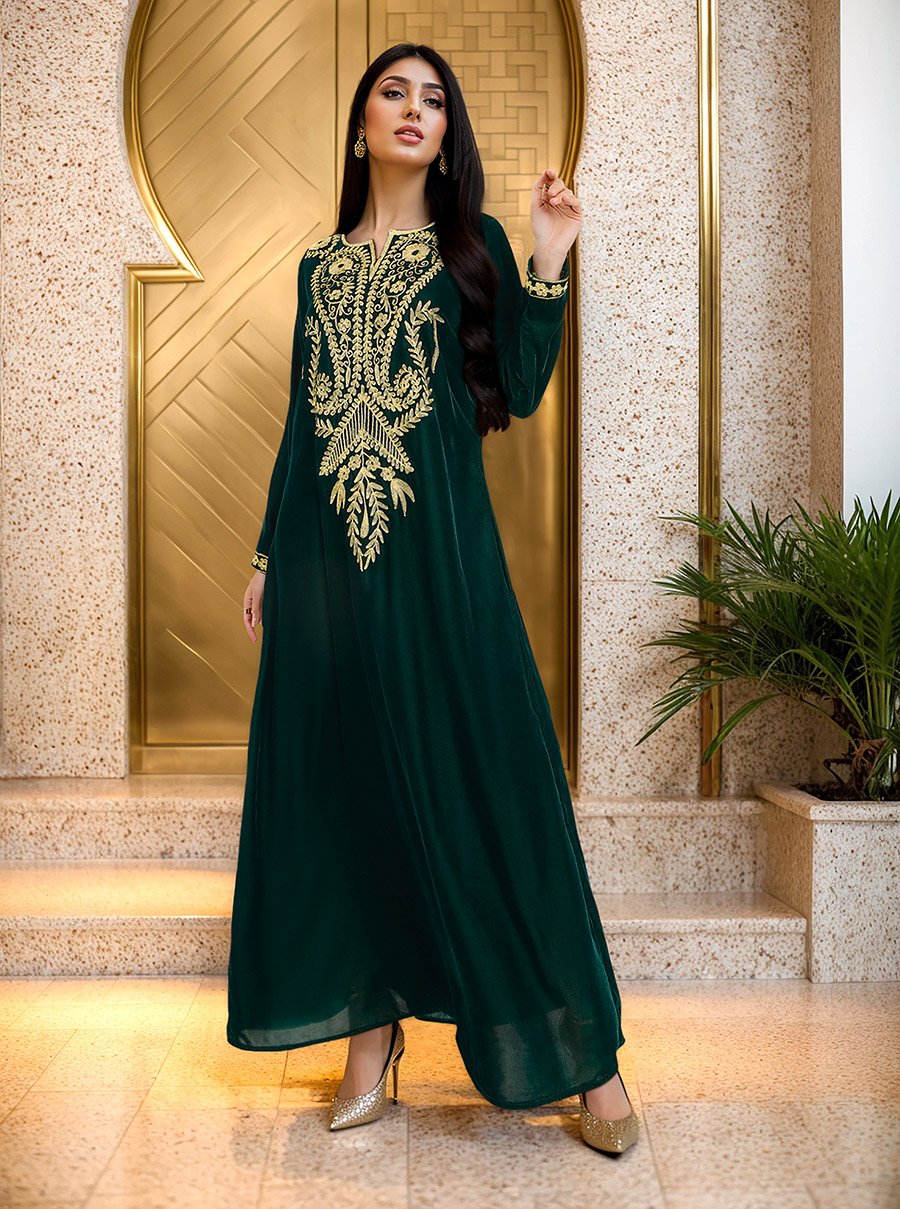 【新品】MANOF⭐︎VELOUR EMBROIDERY ALL IN ONE Embroidered Panel Velvet Look Jalabiya For Women at Saudi | Styli