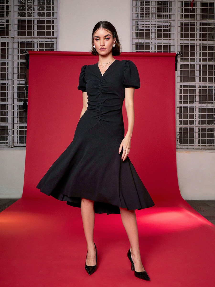 knee length dresses for ladies Buy Women Black Rib Cap Sleeve Midi Dress Online at Best Price main image 0
