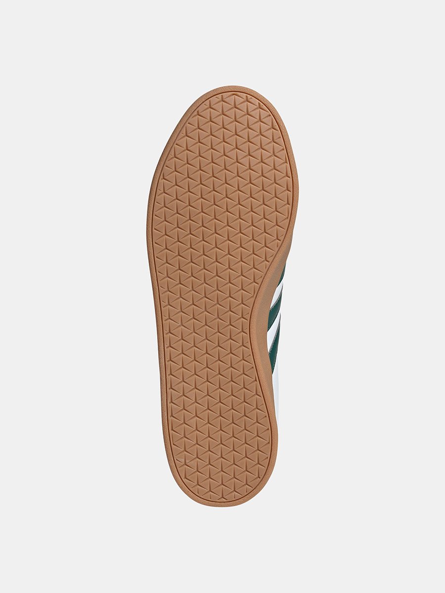 حذاء في إل كورت بيس