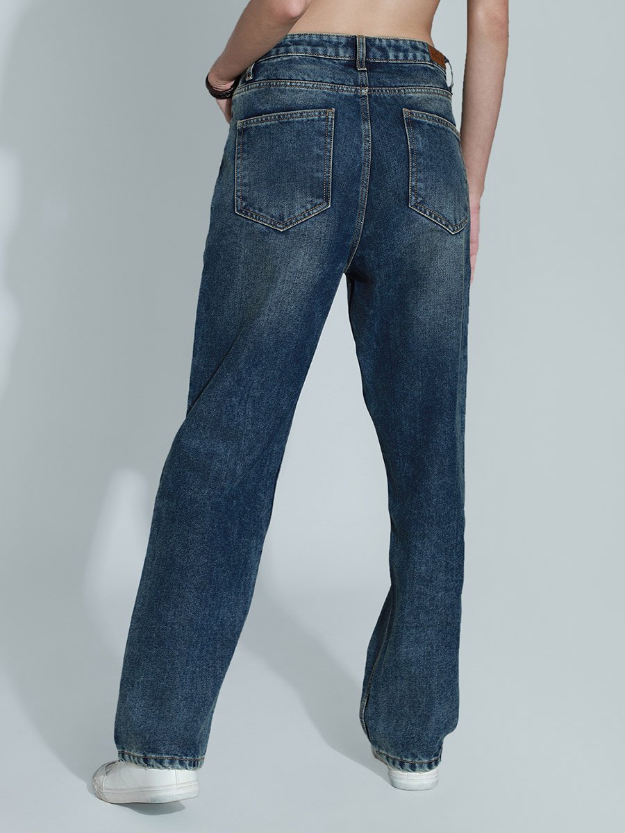 Light Wash Mid Rise Relaxed Fit Jeans