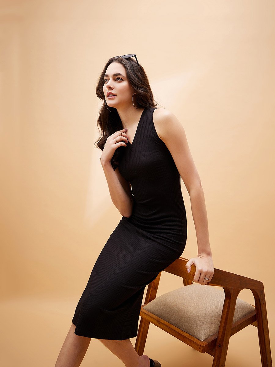 Ribbed V Neck Bodycon Midi Dress For Women at Bahrain | Styli Ribbed V Neck Bodycon Midi Dress For Women at Bahrain | Styli