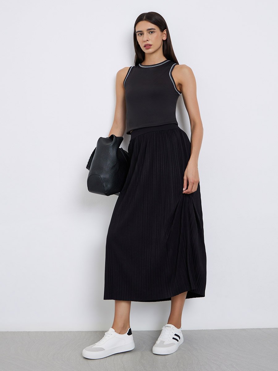 Solid Plisse Detail Elastic Waistband Midi Skirt