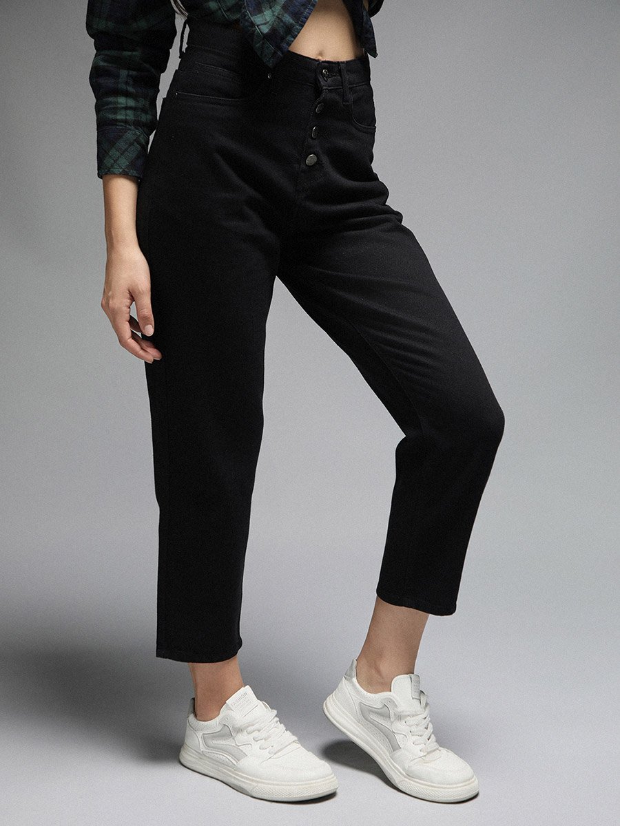 High Rise Clean Look Mom Fit Cropped Jeans