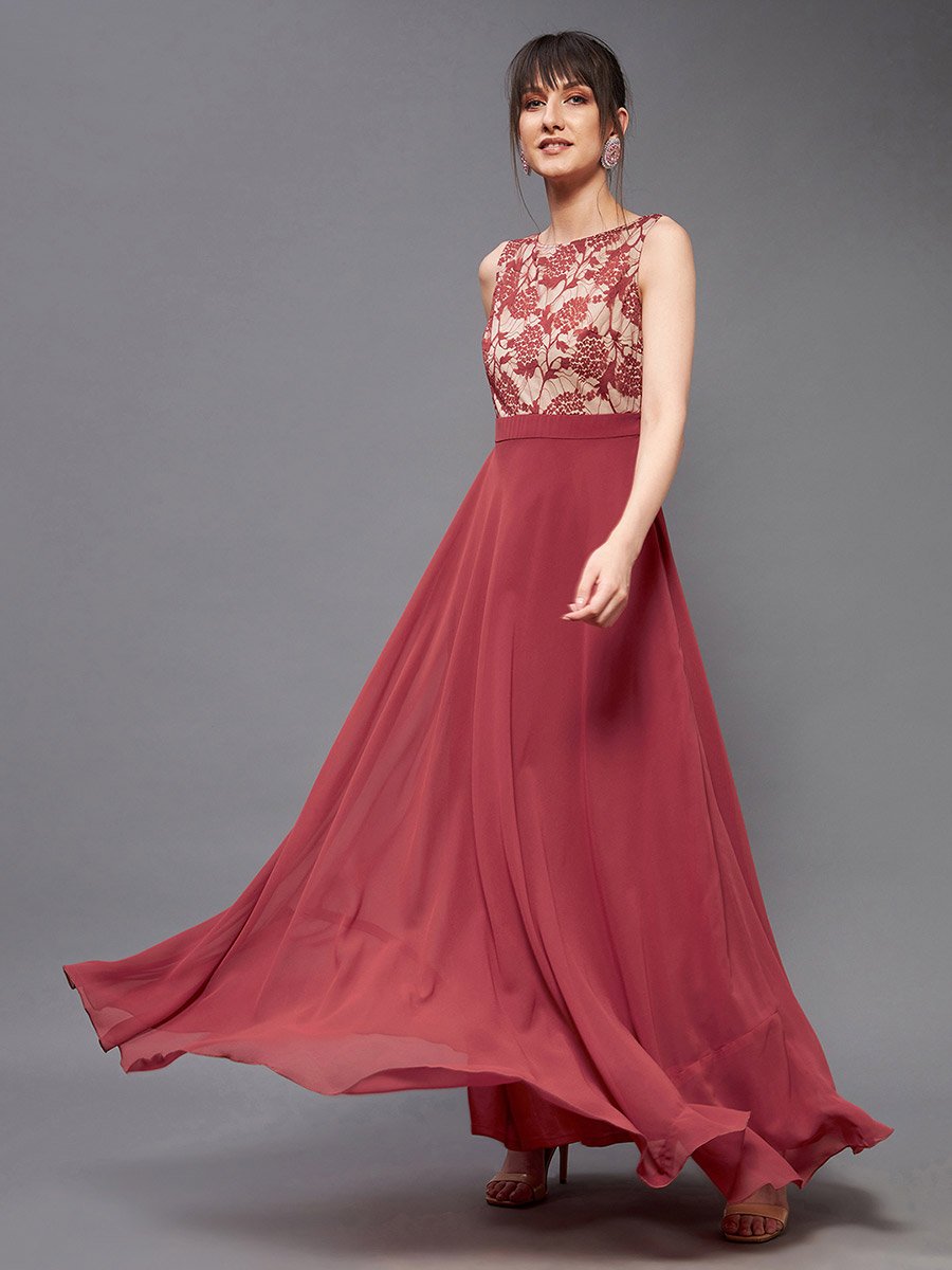 Lace Yoke Sleeveless A-Line Maxi Dress For Women at Saudi | Styli Lace Yoke Sleeveless A-Line Maxi Dress For Women at Saudi | Styli