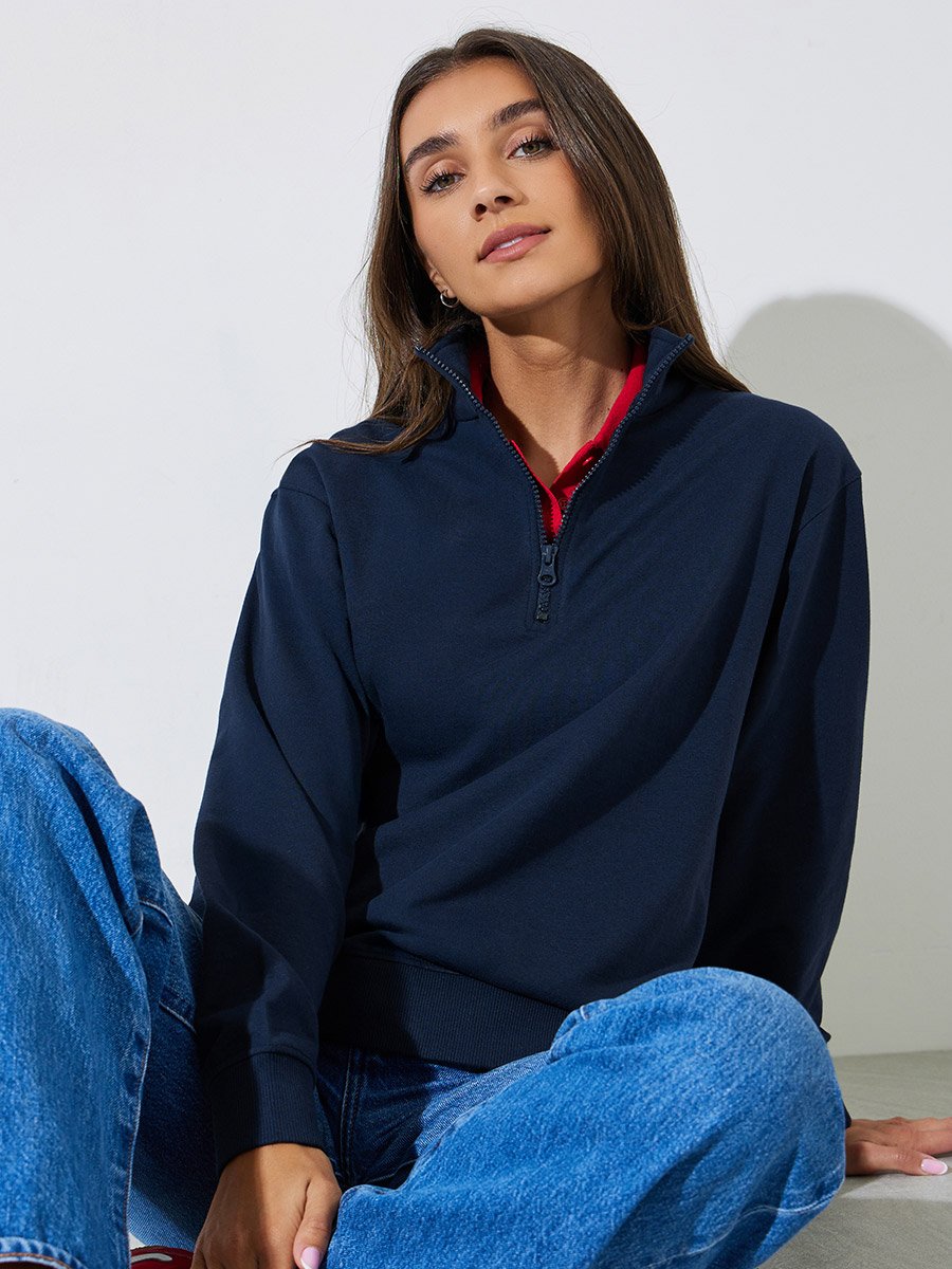 سويت شيرت سادة بقصة منتظمة ونصف سحاب باللون الكحلي