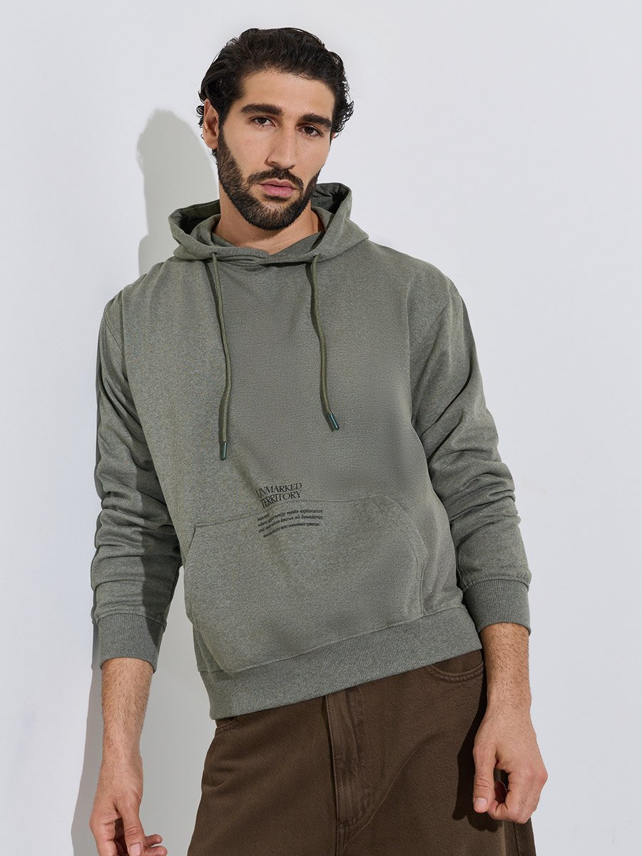 Men Olive Minimal Pocket Statement Print Relaxed Hoodie