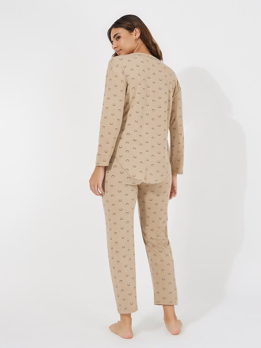 Smile Print Curved Hem Top and Pyjama Set
