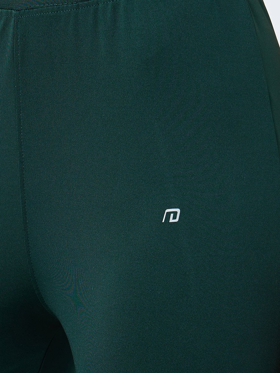 بنطال ليقنز بخصر عريض