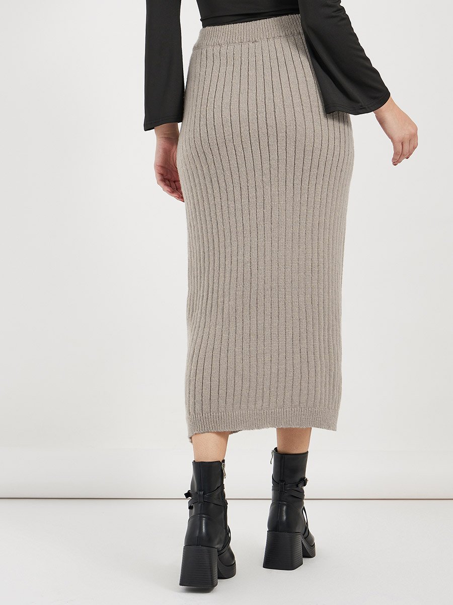 Ribbed Knit Midi Skirt with Side Slit