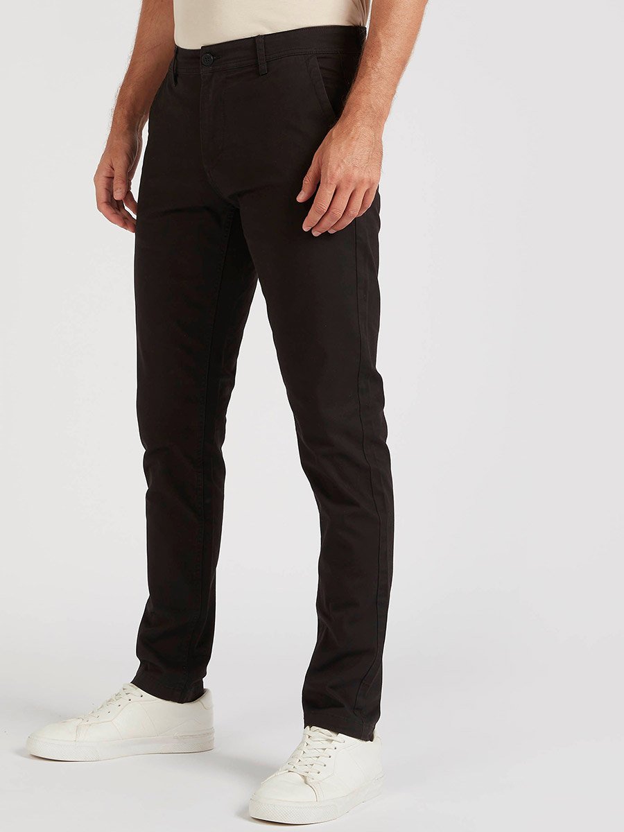 Solid Chinos with Pockets and Button Closure