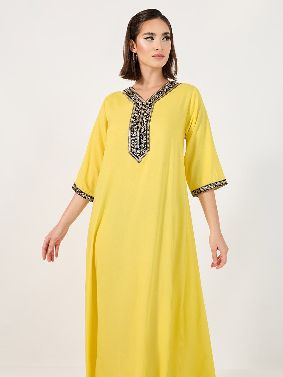 Embroidered Detail V-Neck Jalabiya with 3/4 Sleeve